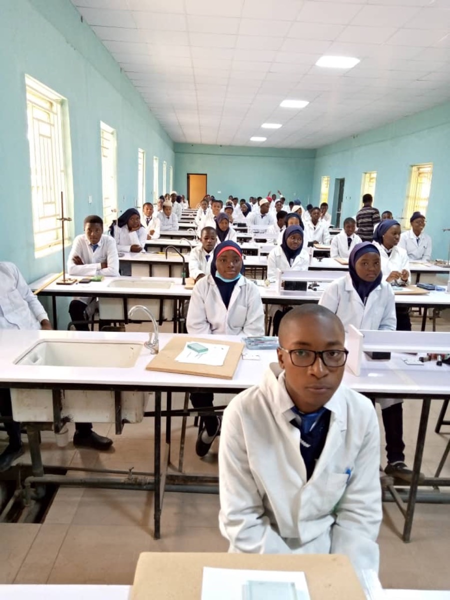 A full science laboratory session